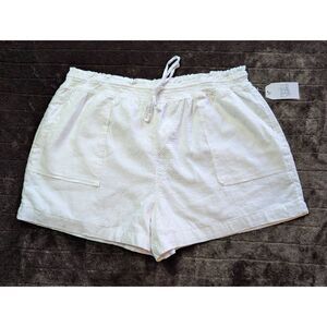 Time & Tru new White drawstring shorts